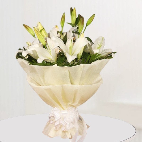 Snow White Peace - Lillies Bouquet