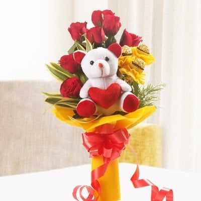 Red Rocher Bouquet Online