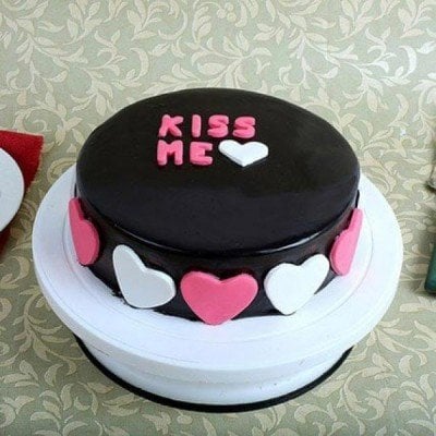 Kiss Me Cake